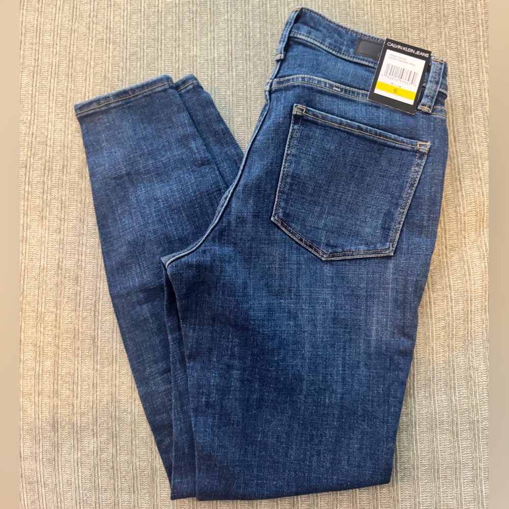 NWT Calvin Klein jeans size 6